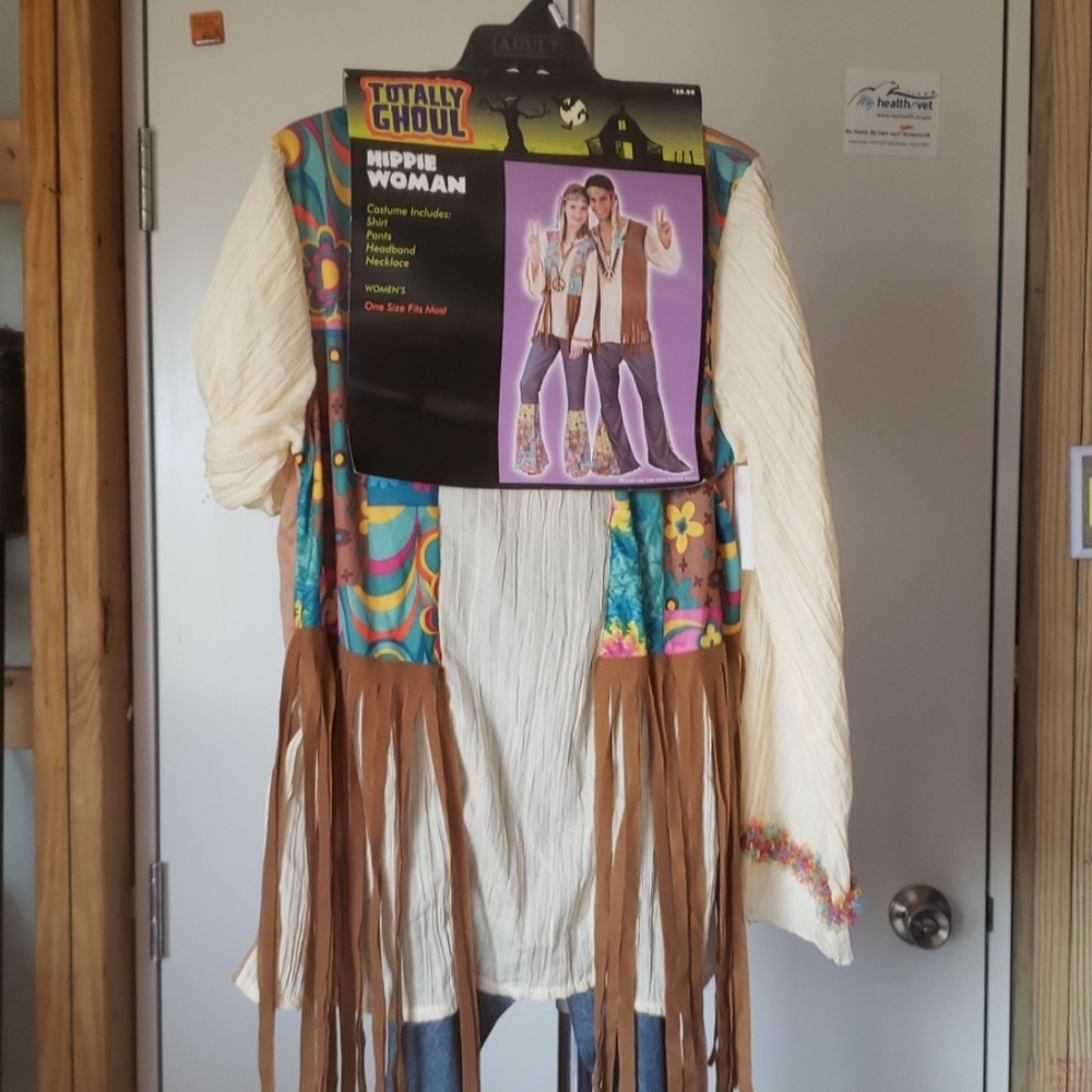 NWT Totally Ghoul OSFM Hippie Woman Costume
